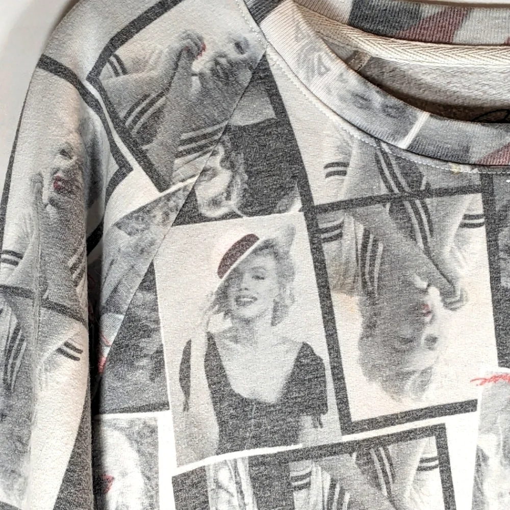 Marilyn Monroe Signature Cotton Blend Sweatshirt Size Large (11-13) - Picture 4 of 7